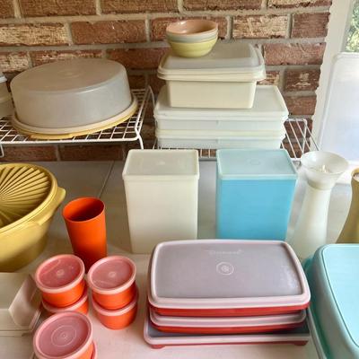 43 Piece Vintage Tupperware Lot