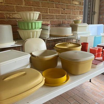 43 Piece Vintage Tupperware Lot