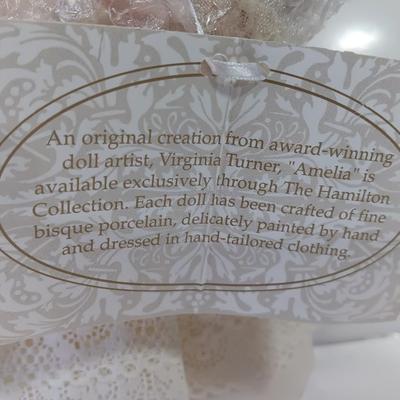 "Amelia" by Virginia Turner A timeless Portrait of Innocence and Friendship porcelain doll NEW!