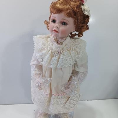 "Amelia" by Virginia Turner A timeless Portrait of Innocence and Friendship porcelain doll NEW!