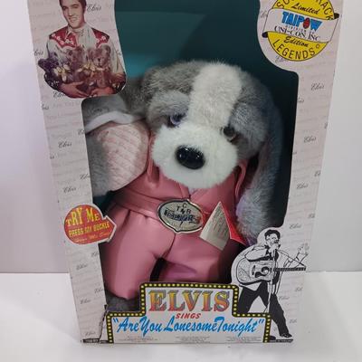 Singing Elvis plush Elvis sings " Are you lonesome tonight"