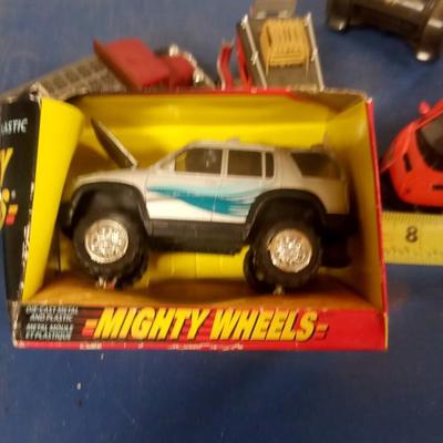 LOT 87 FIVE TOY CARS