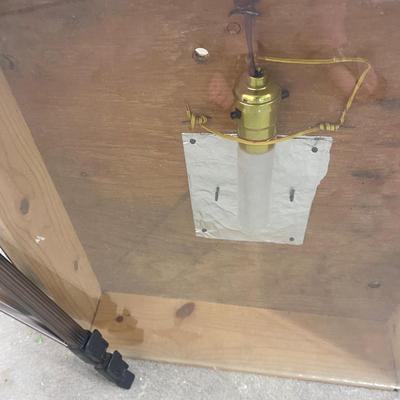 Tripod and eliminated shadow box