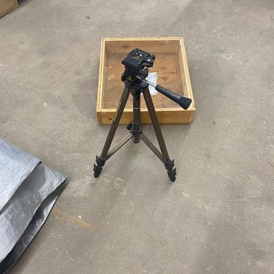 Tripod and eliminated shadow box