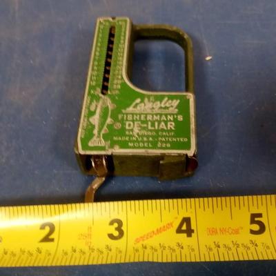 LOT 90 OLD FISHERMAN'S SCALE