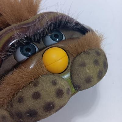 TM 2001 Tiger electronics Furby Toad Shelby