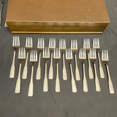 16 Person Rebacraft Flatware Set, Chest & More (K-SS)