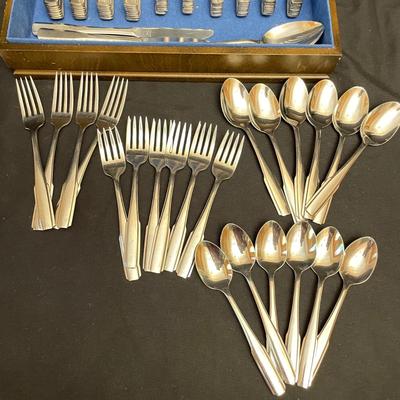 16 Person Rebacraft Flatware Set, Chest & More (K-SS)
