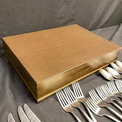 16 Person Rebacraft Flatware Set, Chest & More (K-SS)