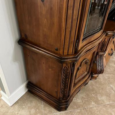 AICO ~ MICHAEL AMINI ~ 4 Piece ~ 8Ft Tall Large Entertainment Center