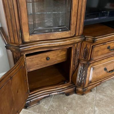 AICO ~ MICHAEL AMINI ~ 4 Piece ~ 8Ft Tall Large Entertainment Center