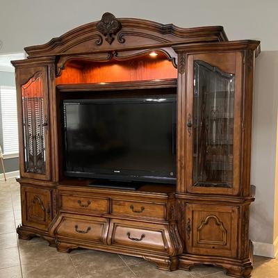AICO ~ MICHAEL AMINI ~ 4 Piece ~ 8Ft Tall Large Entertainment Center