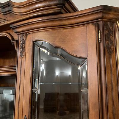 AICO ~ MICHAEL AMINI ~ 4 Piece ~ 8Ft Tall Large Entertainment Center