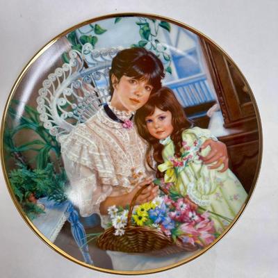 "A Cherished Time" Collector Plate for Mother's Day 1987 art by Sandra Kuck Reso Collection with COA