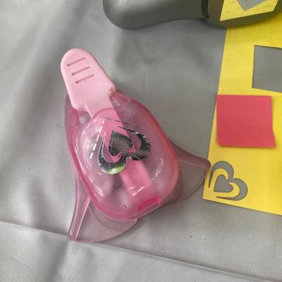 Cute Corner Punches a large Circle and Square & Lips