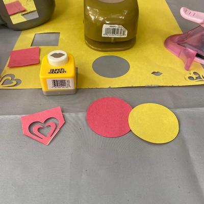 Cute Corner Punches a large Circle and Square & Lips
