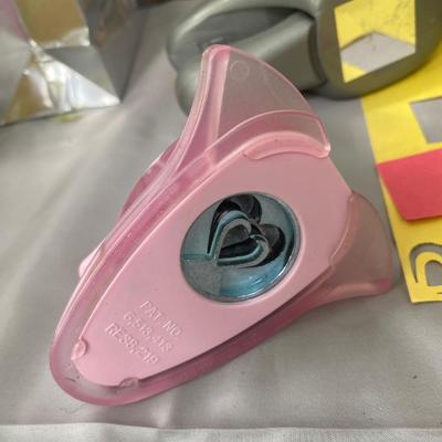 Cute Corner Punches a large Circle and Square & Lips