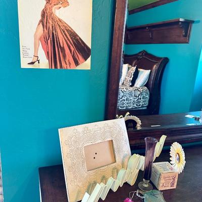 Items for a girls bedroom, Imagine art, picture frames And a darling plum vase.