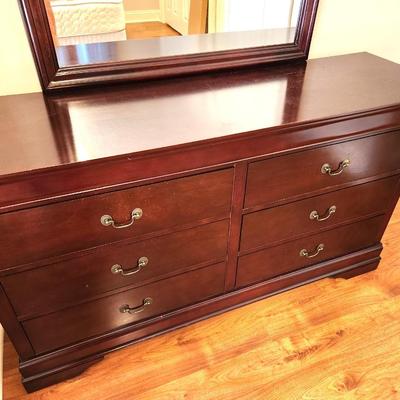 Lot #29 6 Drawer Bedroom Dresser with Mirror