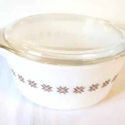 Lot #31 Vintage "Town and Country" Pyrex Bowl