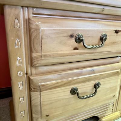 Light wood 2 drawer nightstand