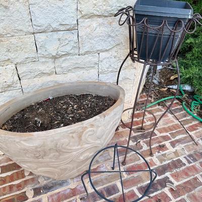 Concrete planter and stands