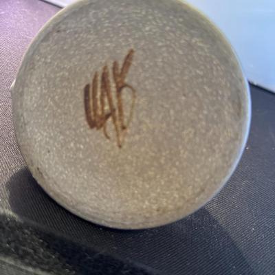 flat pottery