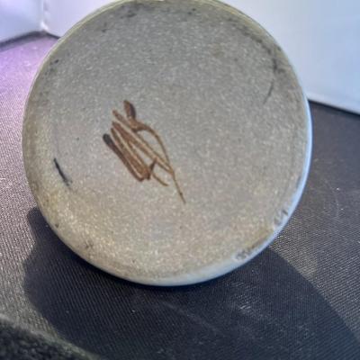 flat pottery