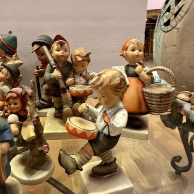 Lot of Hummles