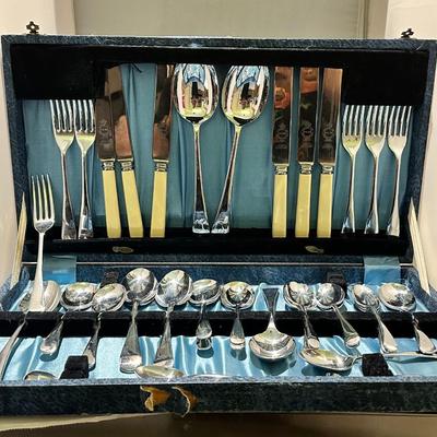 Sheffield Silverware Set