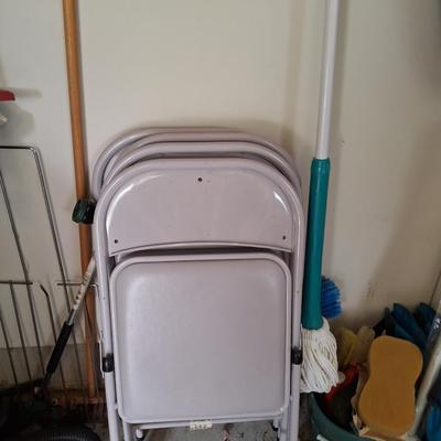 4 Folding Chairs