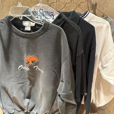A lot of men’s Oak Tree pullovers size XL