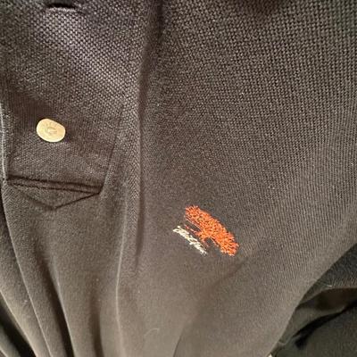 A lot of men’s Oak Tree pullovers size XL