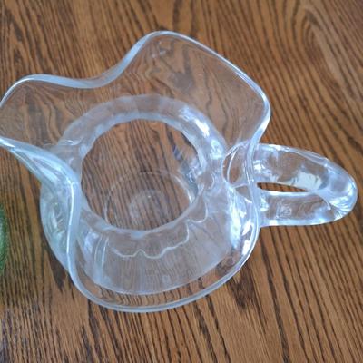 2 blown glass vases