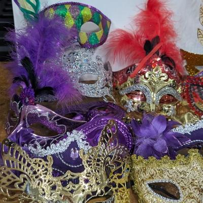 Lot of more than 20 Vintage Mardi Gras Masks Decor