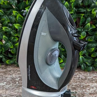 Hamilton Beach Clothing Iron Electric Appliance Retractable Plug Residue on Surface