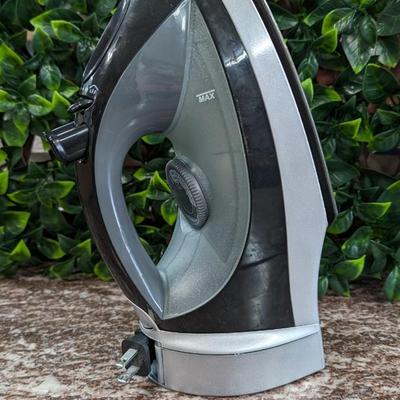 Hamilton Beach Clothing Iron Electric Appliance Retractable Plug Residue on Surface