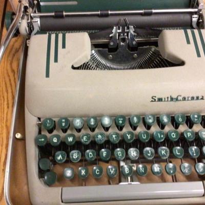 Smith Carona Typewriter in Case