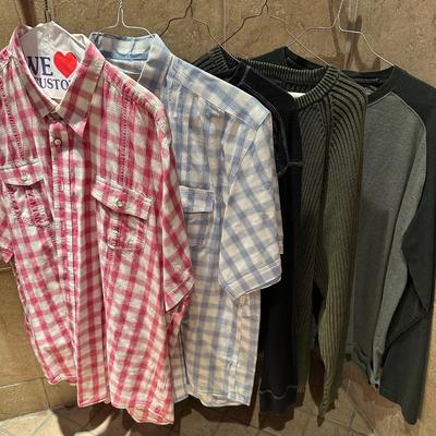 A lot of 5 men’s shirts, short sleeve size XL
