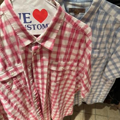 A lot of 5 men’s shirts, short sleeve size XL