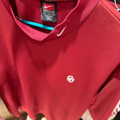 A lot of five OU men’s shirts and pullovers size XL