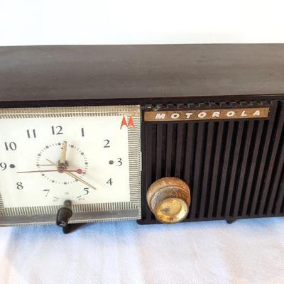 Lot #40 Vintage Motorola Clock Radio