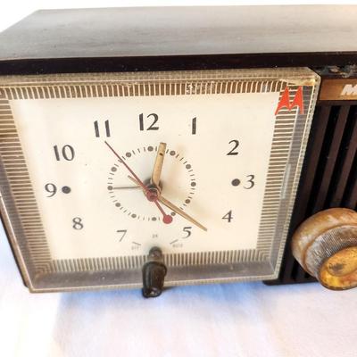 Lot #40 Vintage Motorola Clock Radio