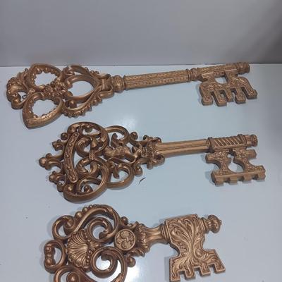Three Vintage MCM Dart Industries Keys - Wall decor