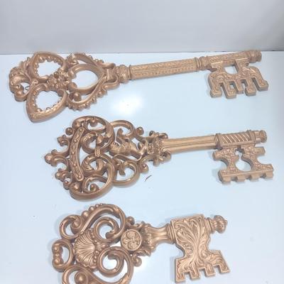 Three Vintage MCM Dart Industries Keys - Wall decor