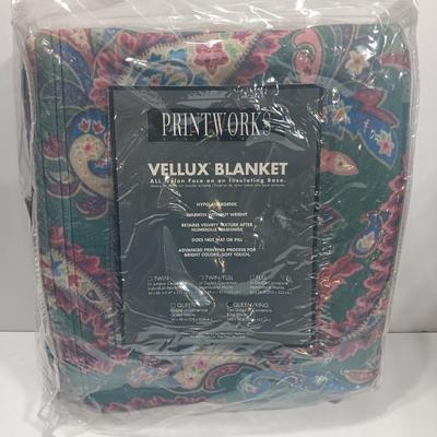 New Queen / King sized Printworks Vellux Blanket