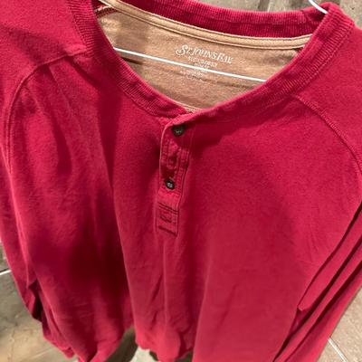 Lot of XL men’s shirts including Polo & Gap
