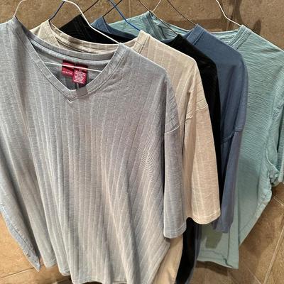 5 Men's XL shirts short sleeve