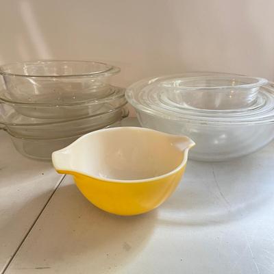 Large Pyrex Lot - Nesting Bowls, Pie Dishes, Casserole