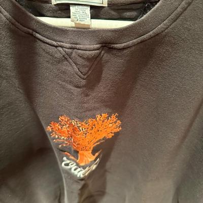 Five men’s sweater size, XL, Oak Tree